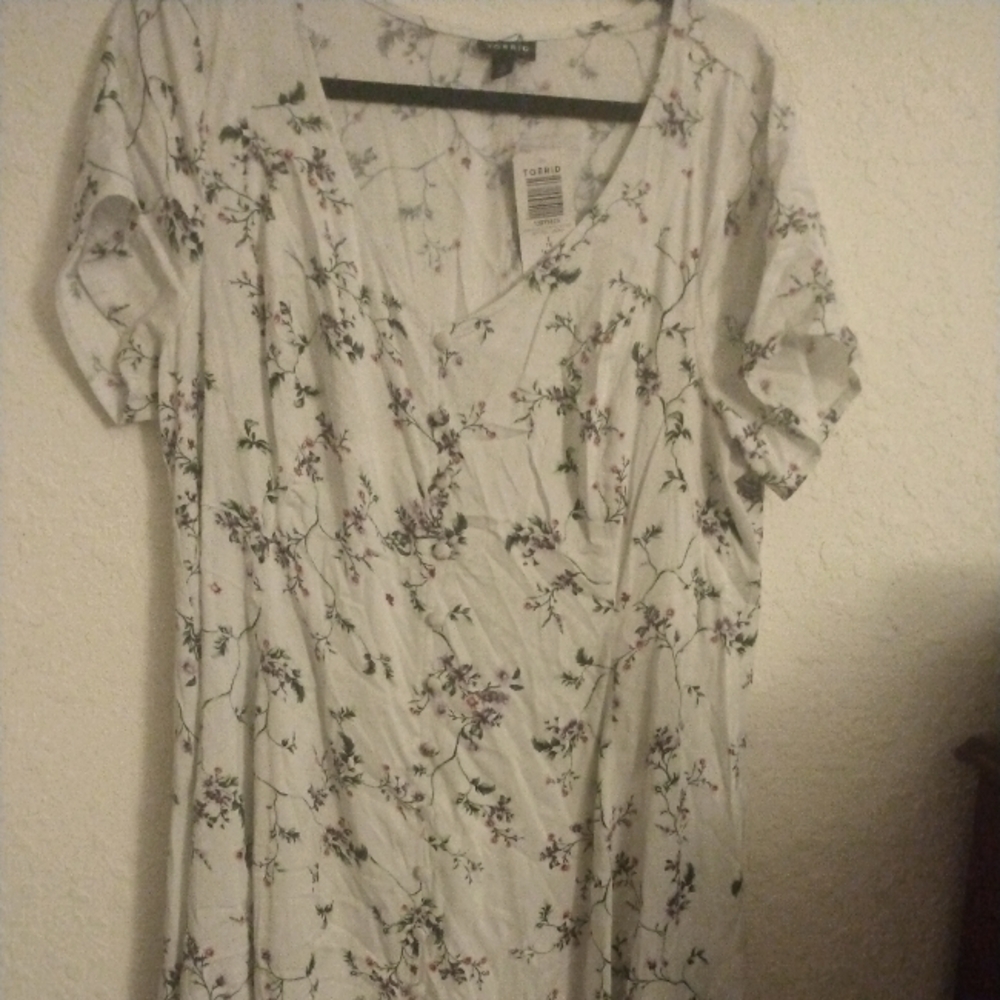 NWT White and lilac floral dress